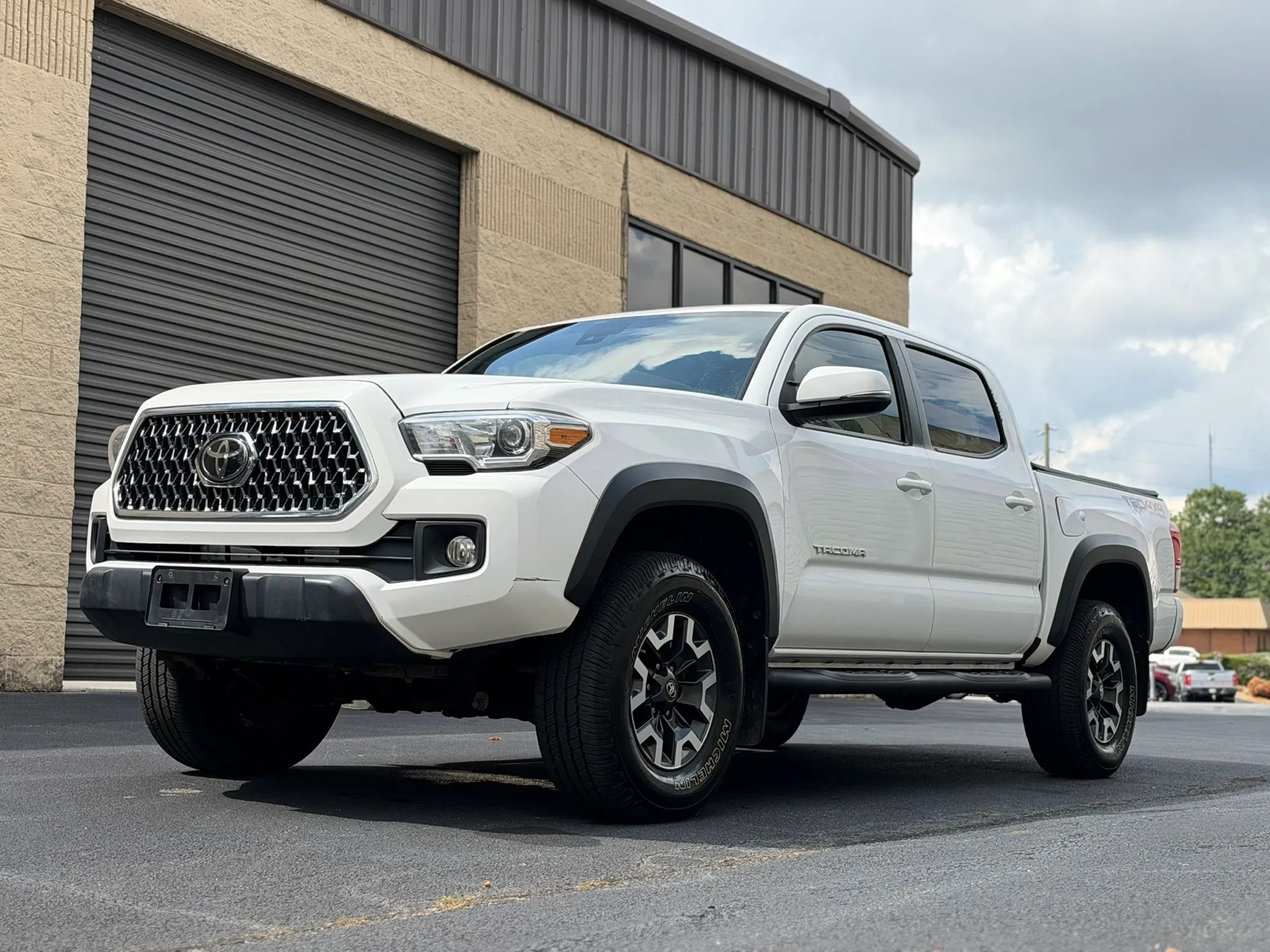 Used 2019 Toyota Tacoma TRD Off-Road w/ Technology Package AWD/4WD image 32