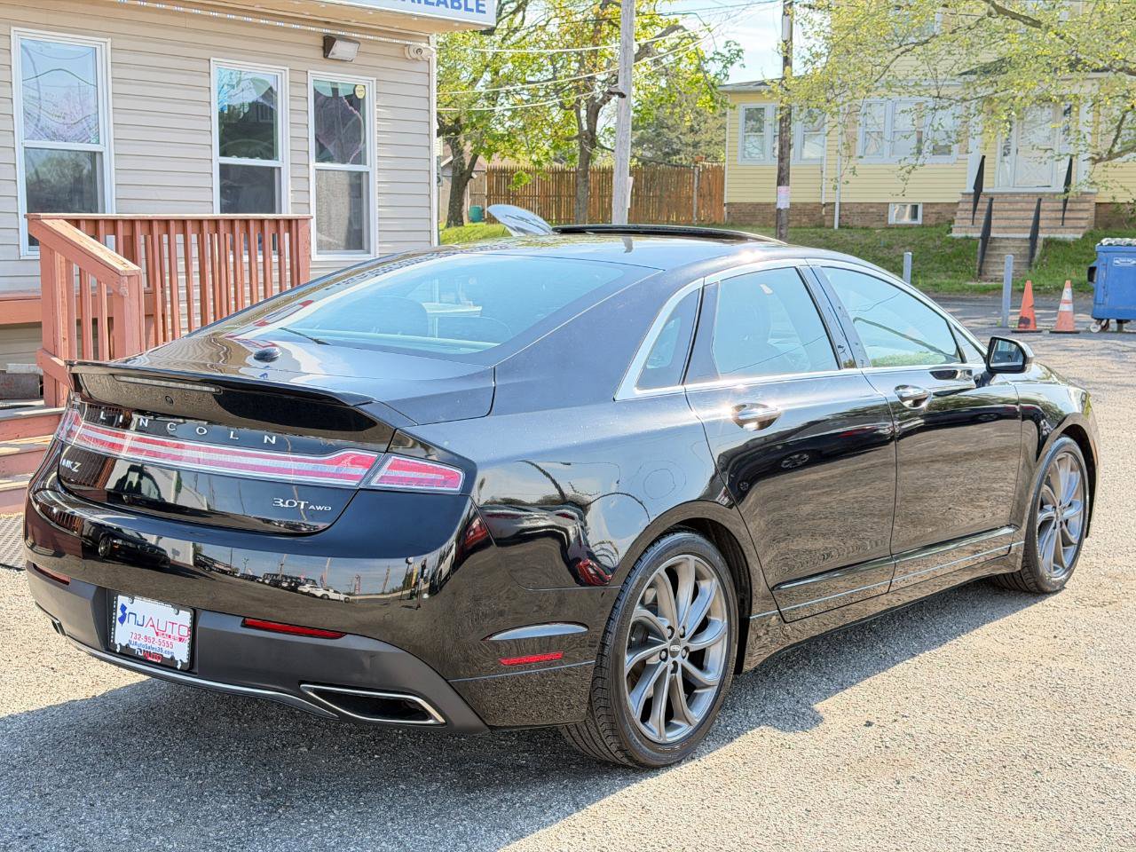 Used 2017 Lincoln MKZ Reserve w/ Drivers Package AWD/4WD image 4