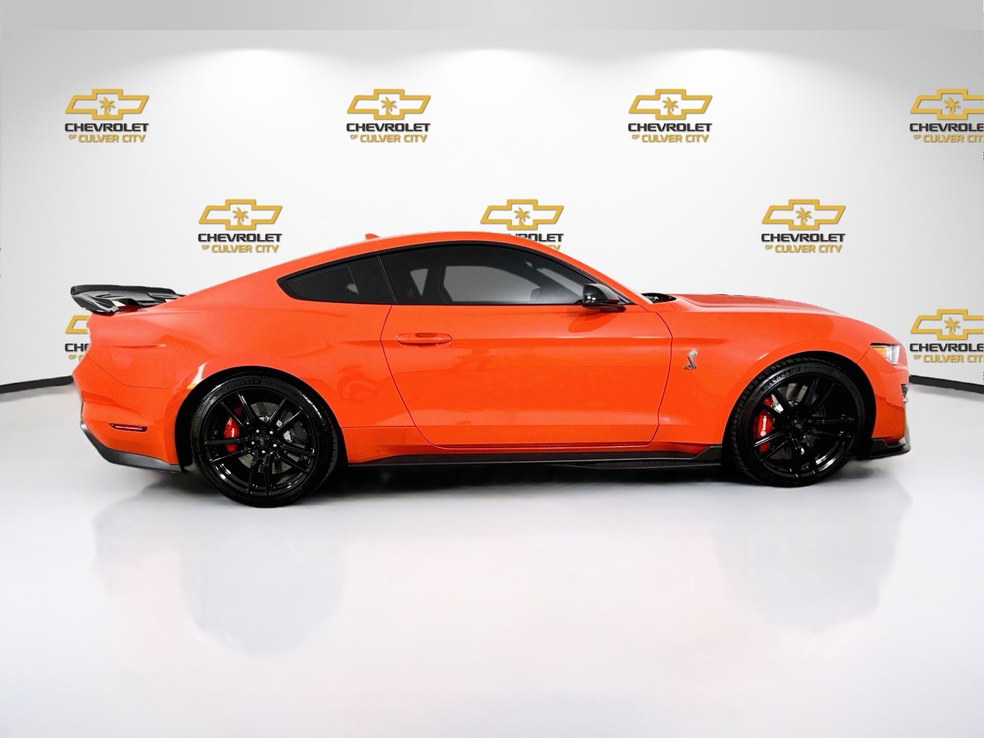 Used 2022 Ford Mustang Shelby GT500 w/ Technology Package RWD image 9
