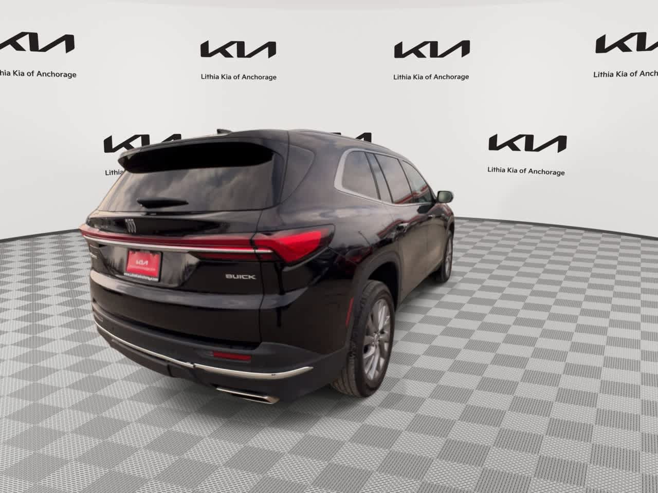 Used 2025 Buick Enclave Preferred AWD/4WD image 2
