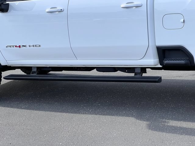 Used 2025 GMC Sierra 2500 AT4X AWD/4WD image 8