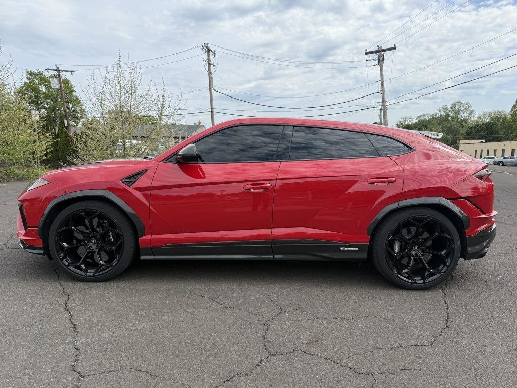 Used 2024 Lamborghini Urus Performante AWD/4WD image 4