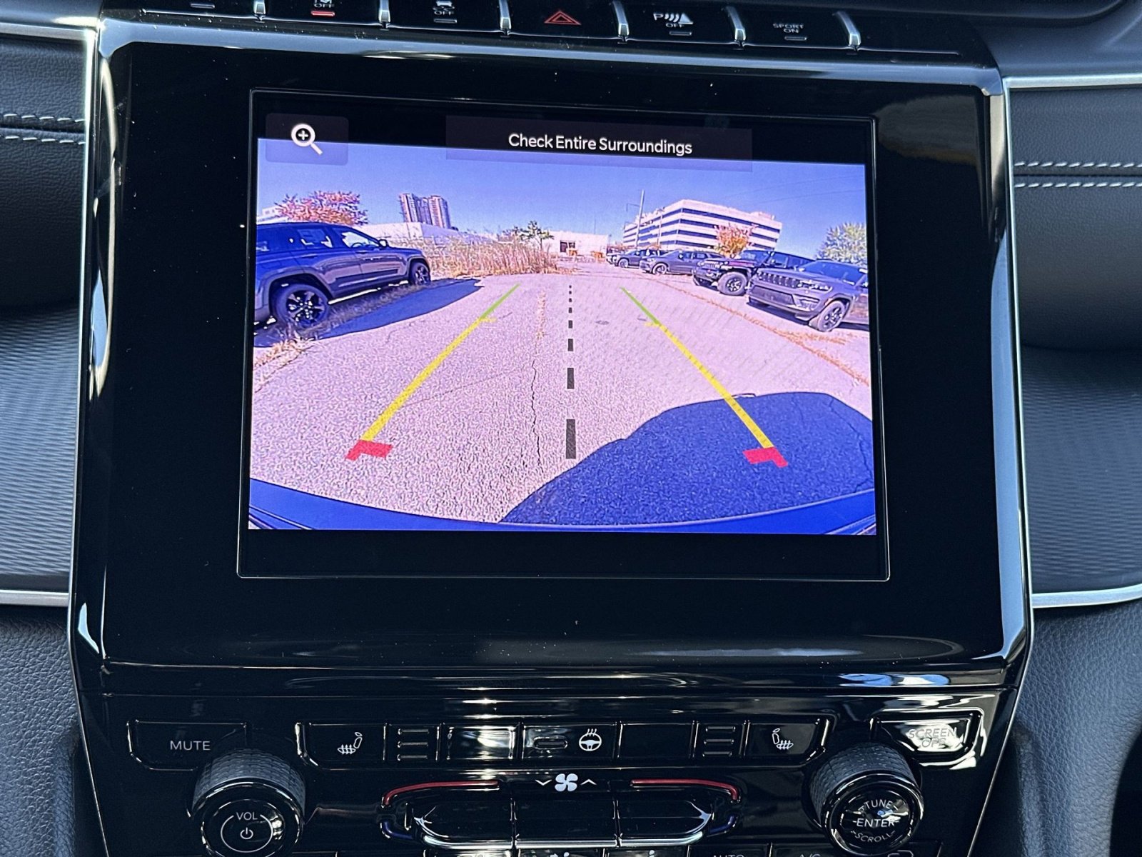 New 2025 Jeep Grand Cherokee Laredo image 19