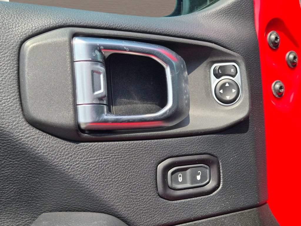 Used 2018 Jeep Wrangler Unlimited Sahara AWD/4WD image 20
