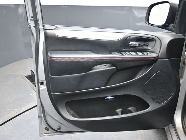 Used 2018 Dodge Grand Caravan GT image 12