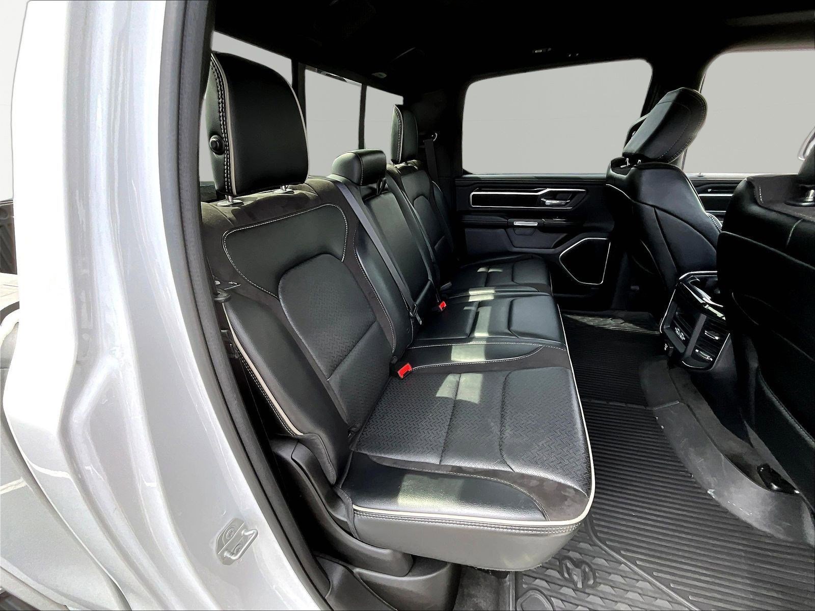 Used 2022 RAM 1500 Laramie w/ Sport Appearance Package AWD/4WD image 26