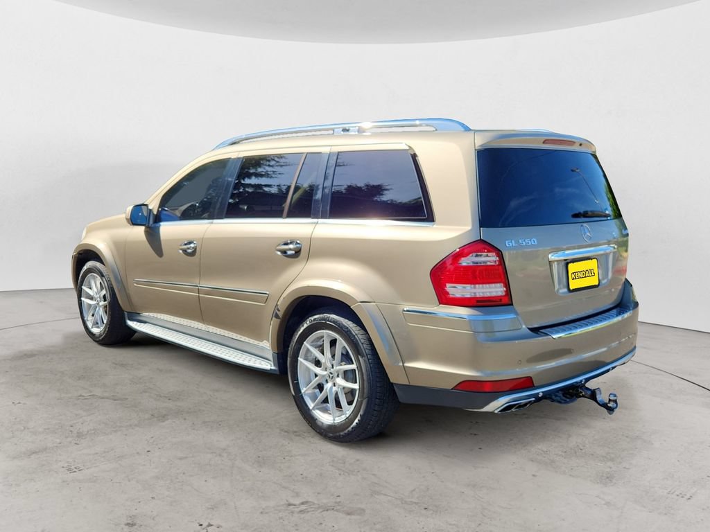 Used 2010 Mercedes-Benz GL 550 4MATIC image 3