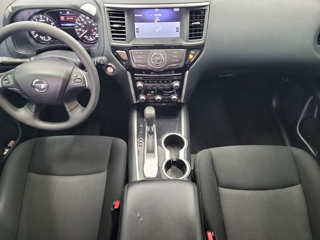 Used 2020 Nissan Pathfinder S image 16