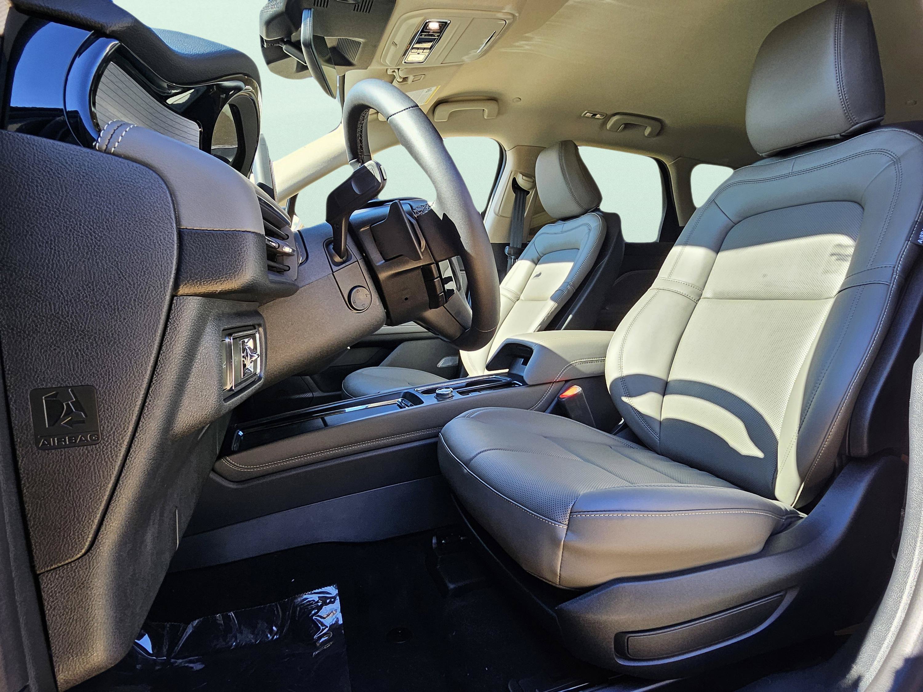 New 2026 Lincoln Corsair Premiere AWD/4WD image 13