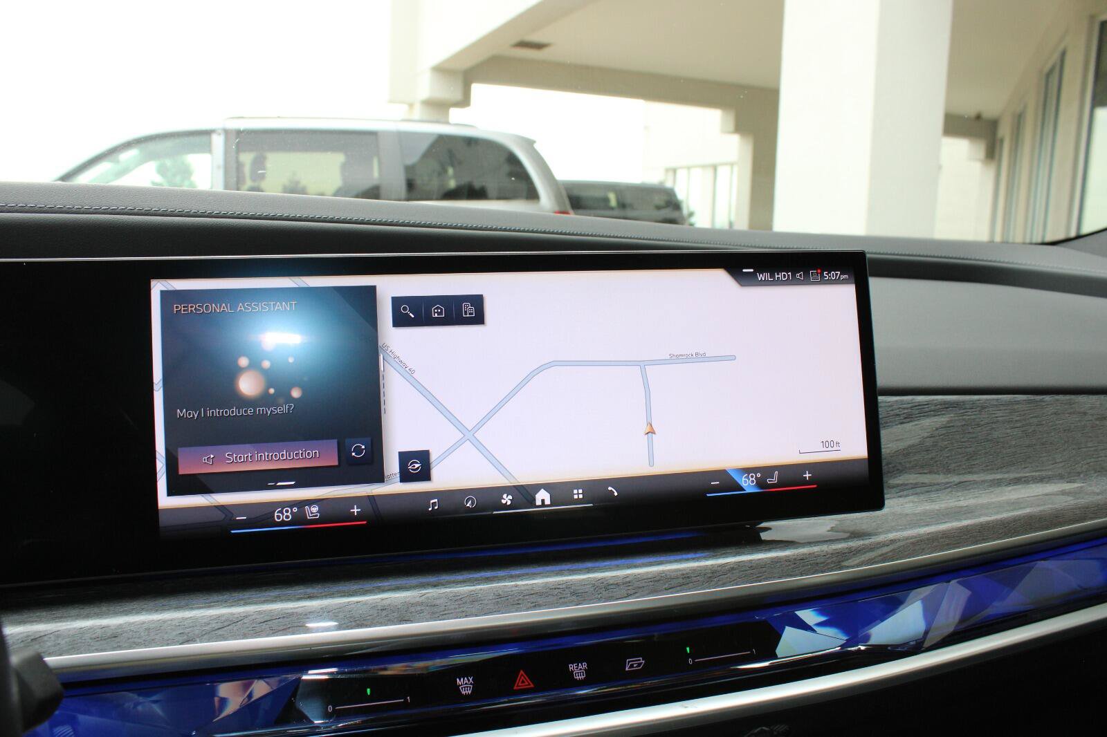 Used 2024 BMW 740i xDrive AWD/4WD image 19