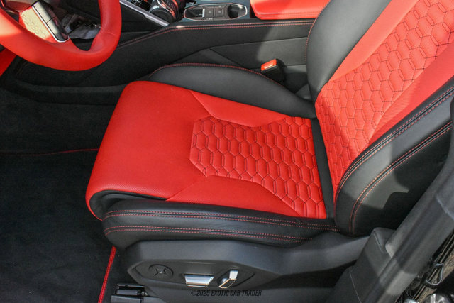 Used 2020 Lamborghini Urus image 35