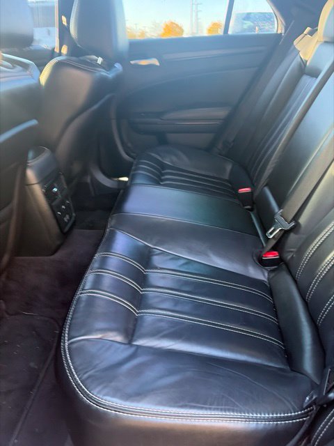 Used 2016 Chrysler 300 S w/ Luxury Group RWD image 15