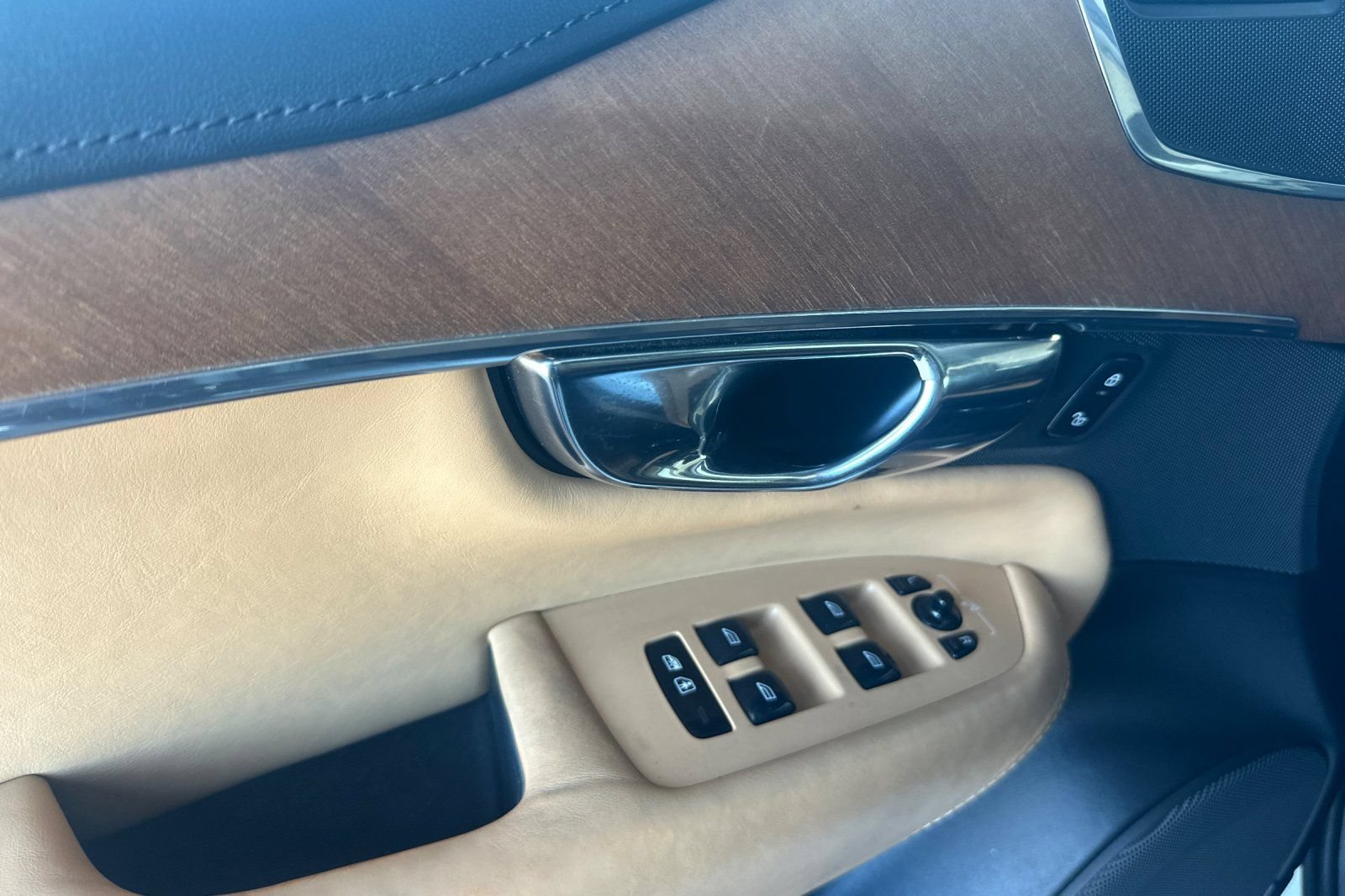 Used 2016 Volvo XC90 T6 Inscription AWD/4WD image 14