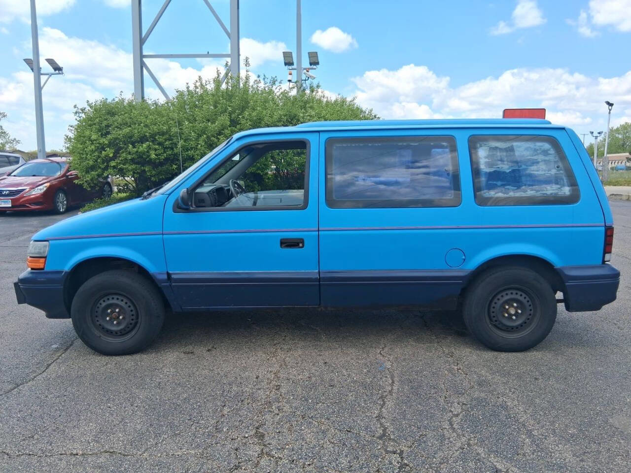 Used 1995 Dodge Caravan FWD image 4