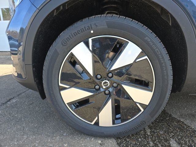 New 2026 Volvo EX40 Plus w/ Climate Package image 9