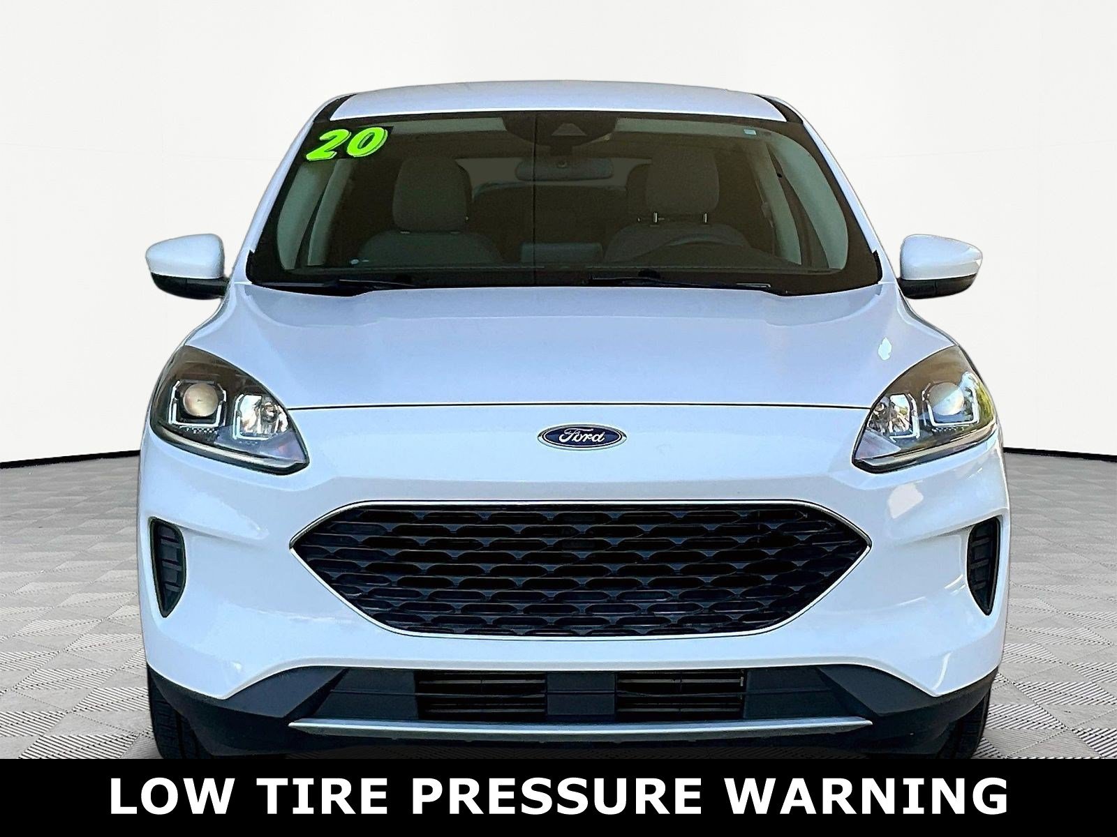 Used 2020 Ford Escape SE FWD image 2