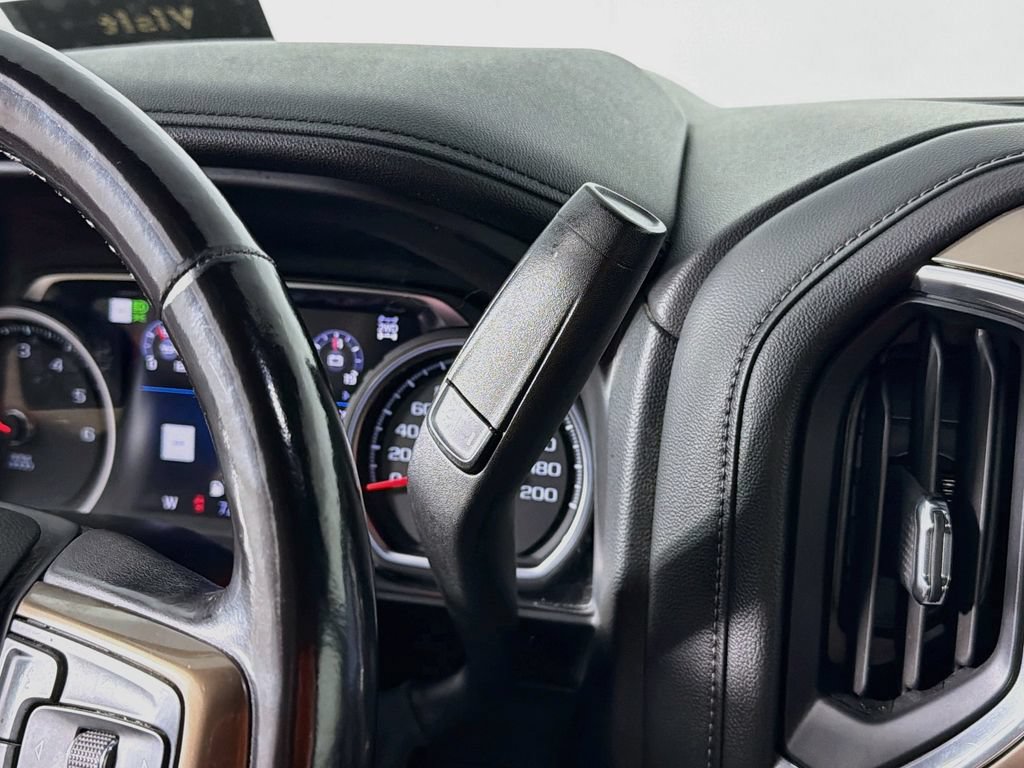 Used 2019 Chevrolet Silverado 1500 High Country w/ Technology Package AWD/4WD image 17
