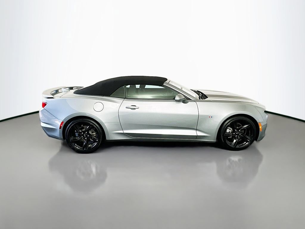 Used 2024 Chevrolet Camaro LT w/ Technology Package image 8