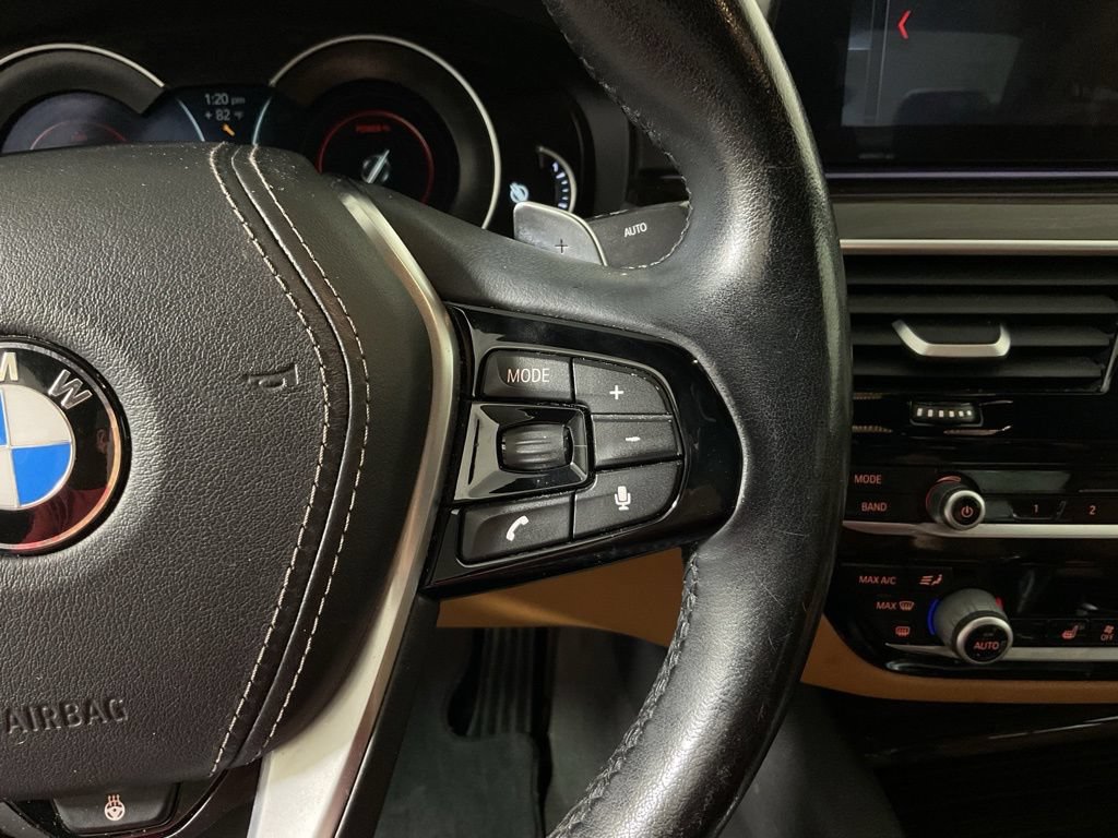 Used 2019 BMW 530e xDrive w/ Convenience Package AWD/4WD image 28