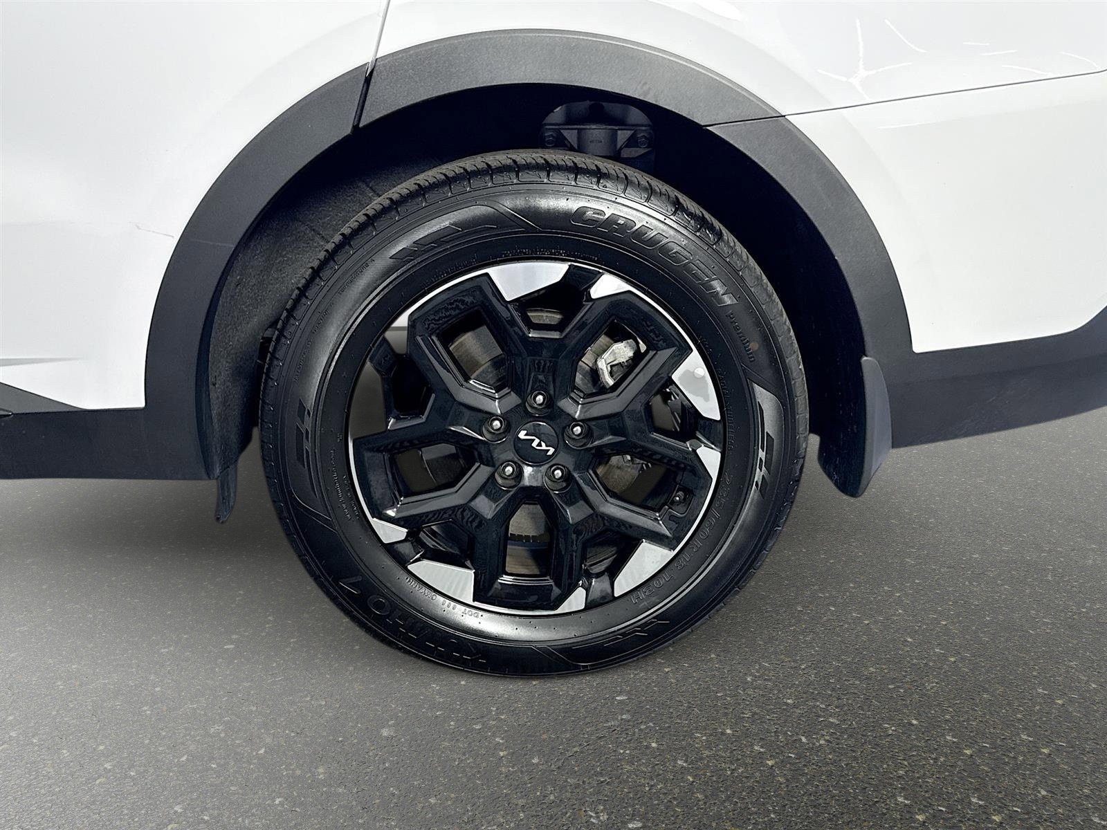 Certified 2025 Kia Sorento S FWD image 30