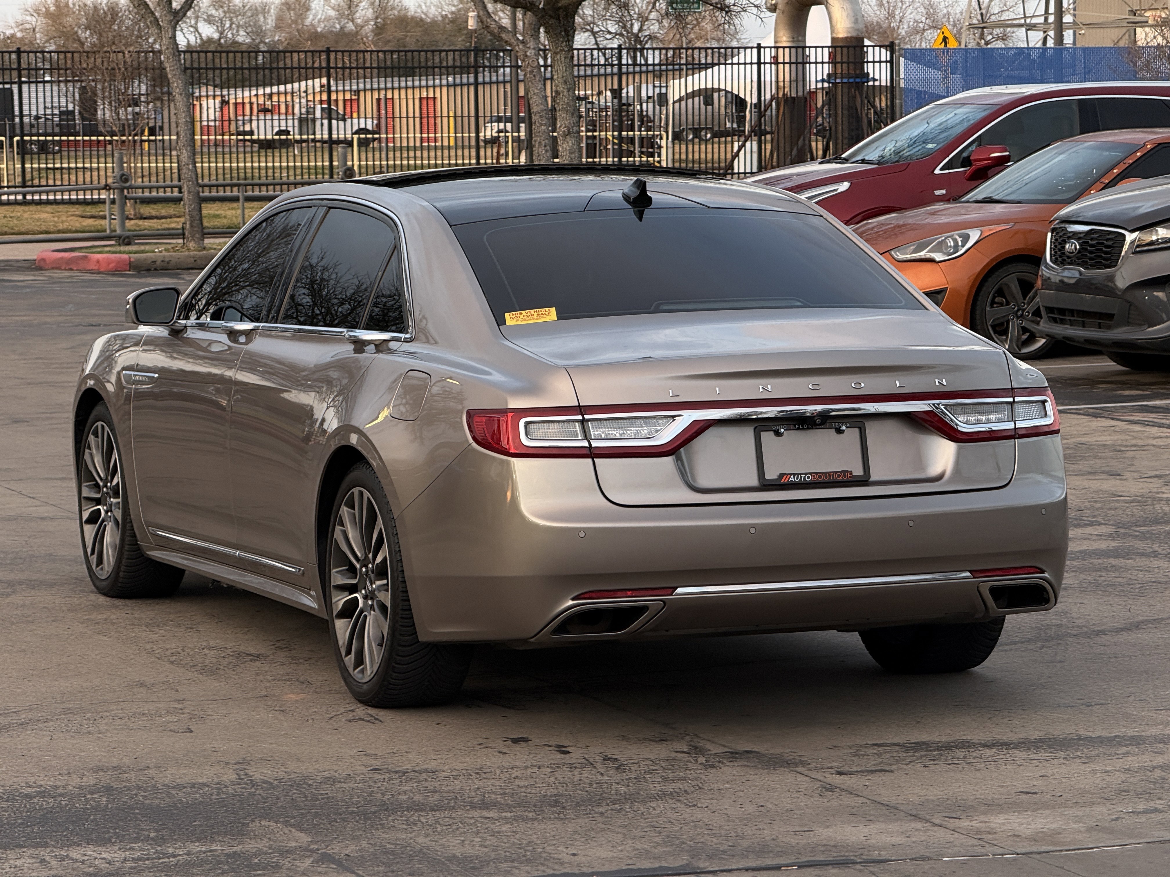 Used 2019 Lincoln Continental Select w/ Continental Climate Package image 10