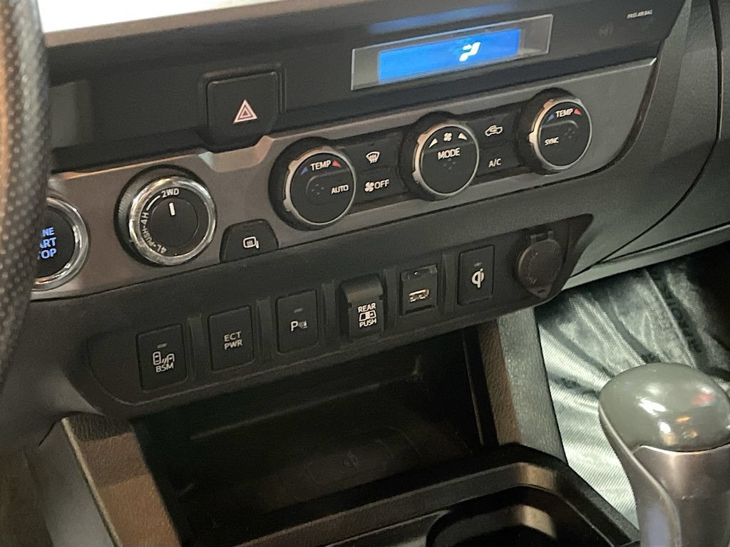 Used 2021 Toyota Tacoma TRD Sport w/ Technology Package AWD/4WD image 16