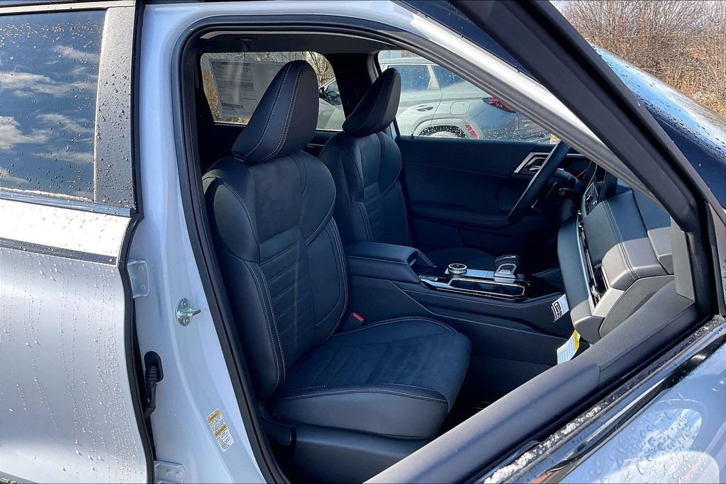 New 2026 Mitsubishi Outlander AWD image 8