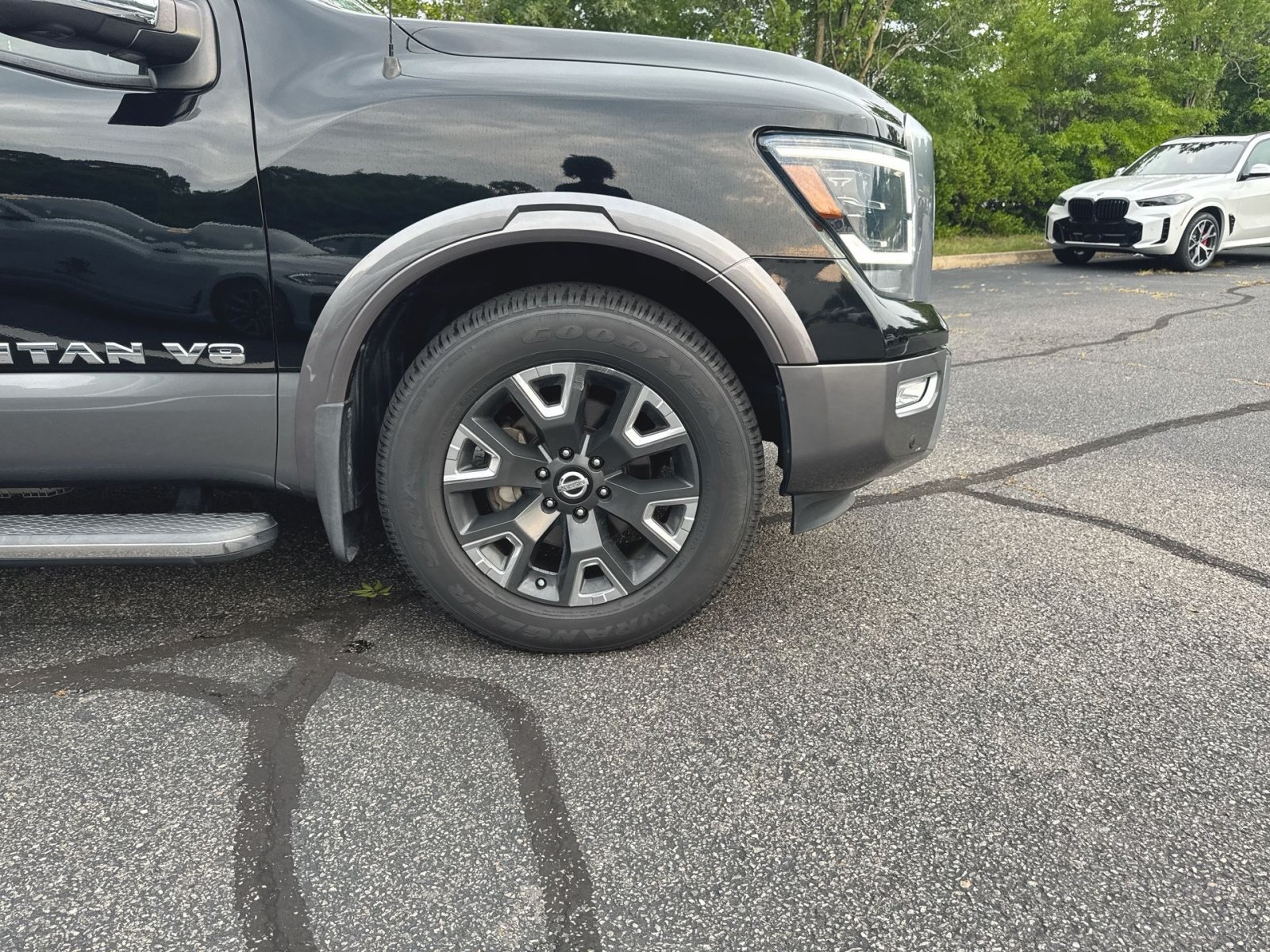 Used 2020 Nissan Titan Platinum Reserve w/ Moonroof Package RWD image 2