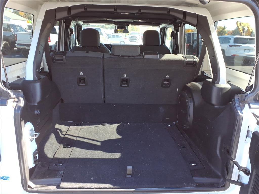 Used 2024 Jeep Wrangler Unlimited w/ Technology Group AWD/4WD image 10