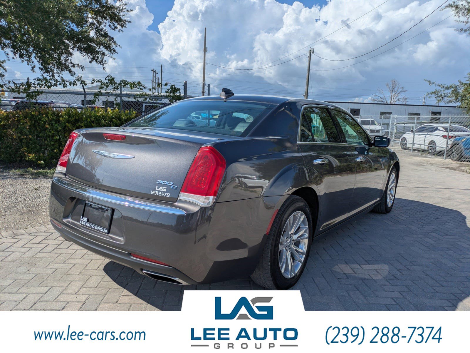 Used 2016 Chrysler 300 C RWD image 3