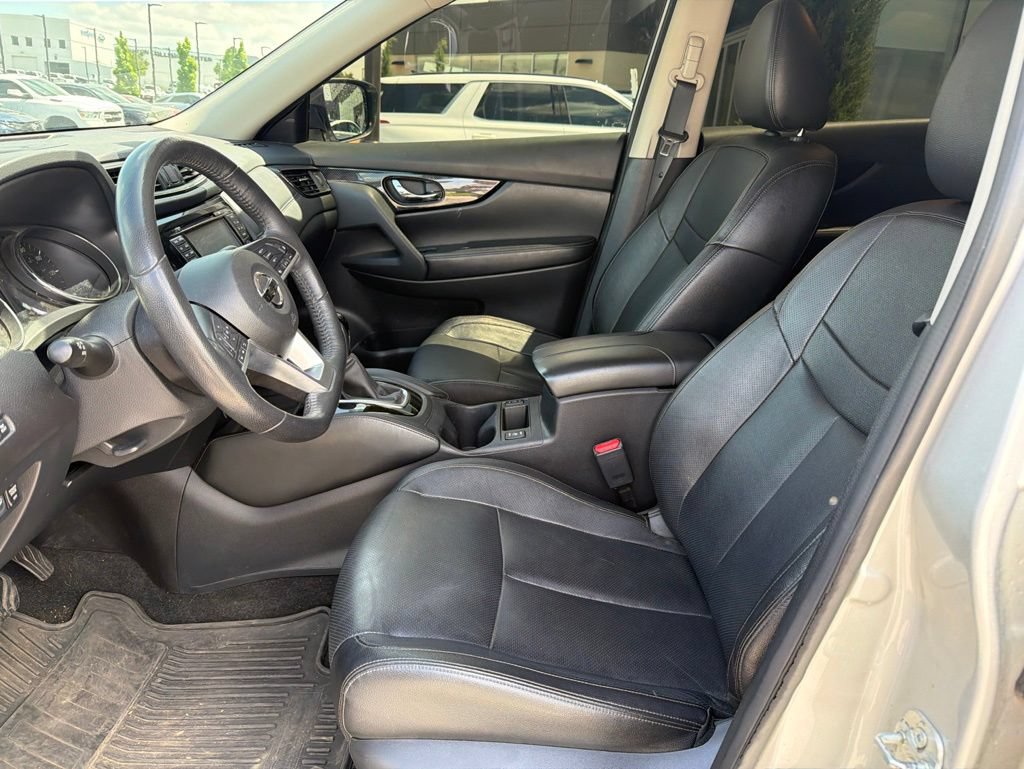 Used 2017 Nissan Rogue SL w/ SL Premium Package AWD/4WD image 11