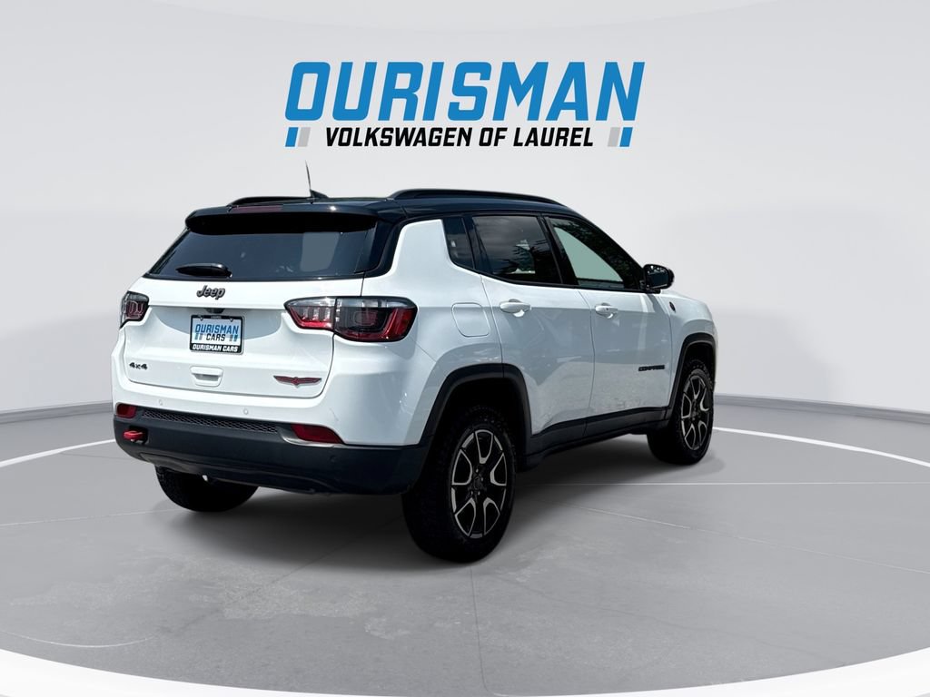 Used 2025 Jeep Compass Trailhawk AWD/4WD image 8