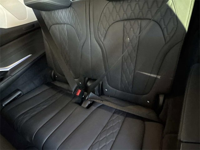 Used 2023 BMW X7 xDrive40i image 17