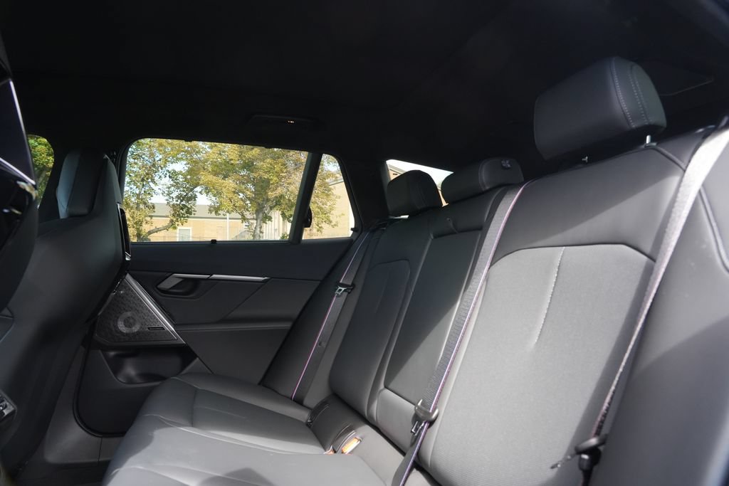 Used 2026 BMW M5 Touring AWD/4WD image 16