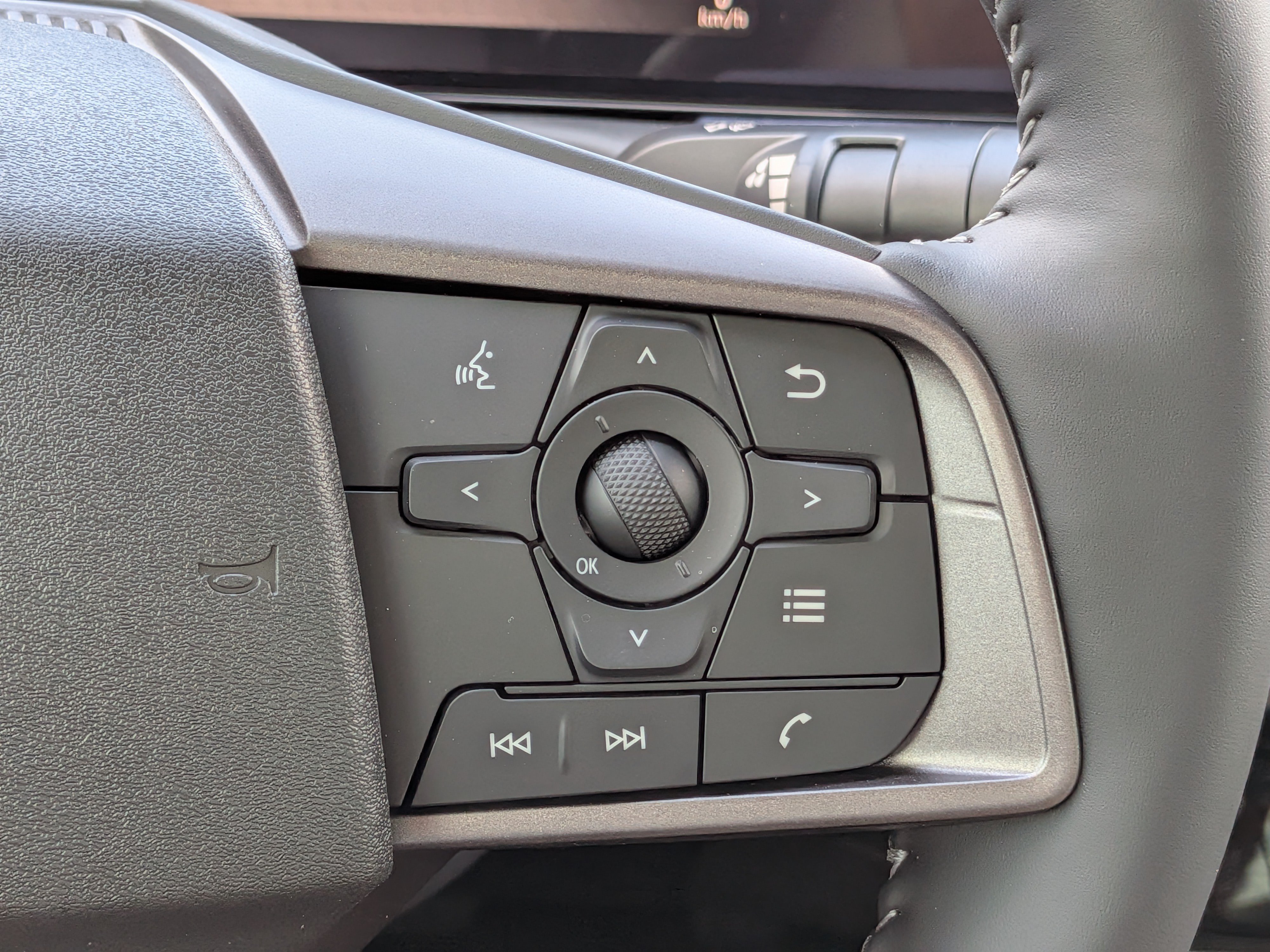 New 2026 Nissan Sentra SL w/ Floor Mat Package FWD image 25