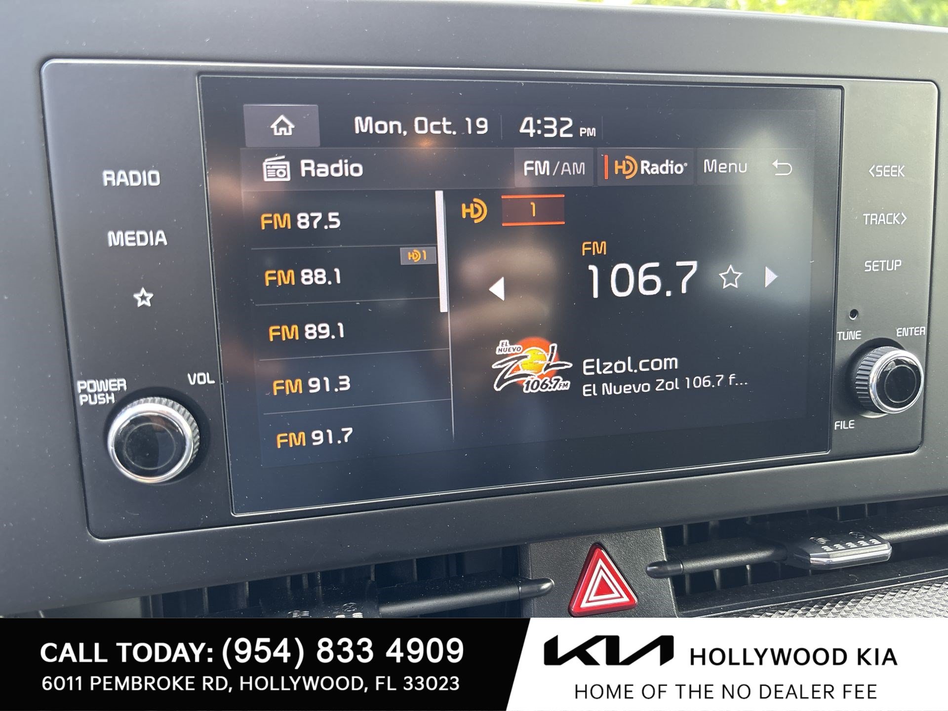 Used 2025 Kia Sportage LX FWD image 12