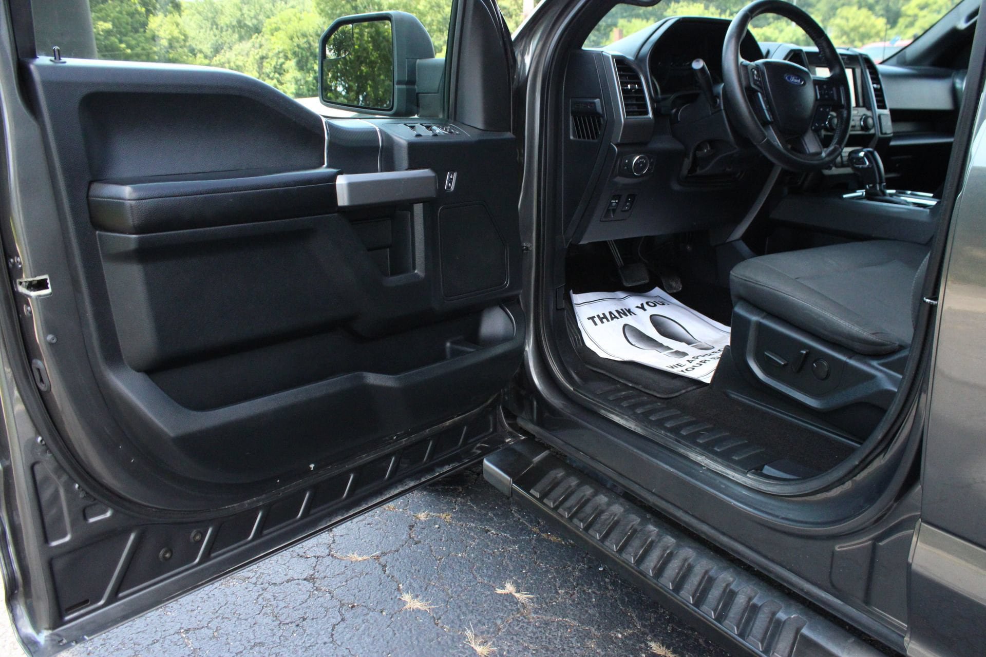 Used 2019 Ford F150 XLT w/ Equipment Group 302A Luxury AWD/4WD image 13