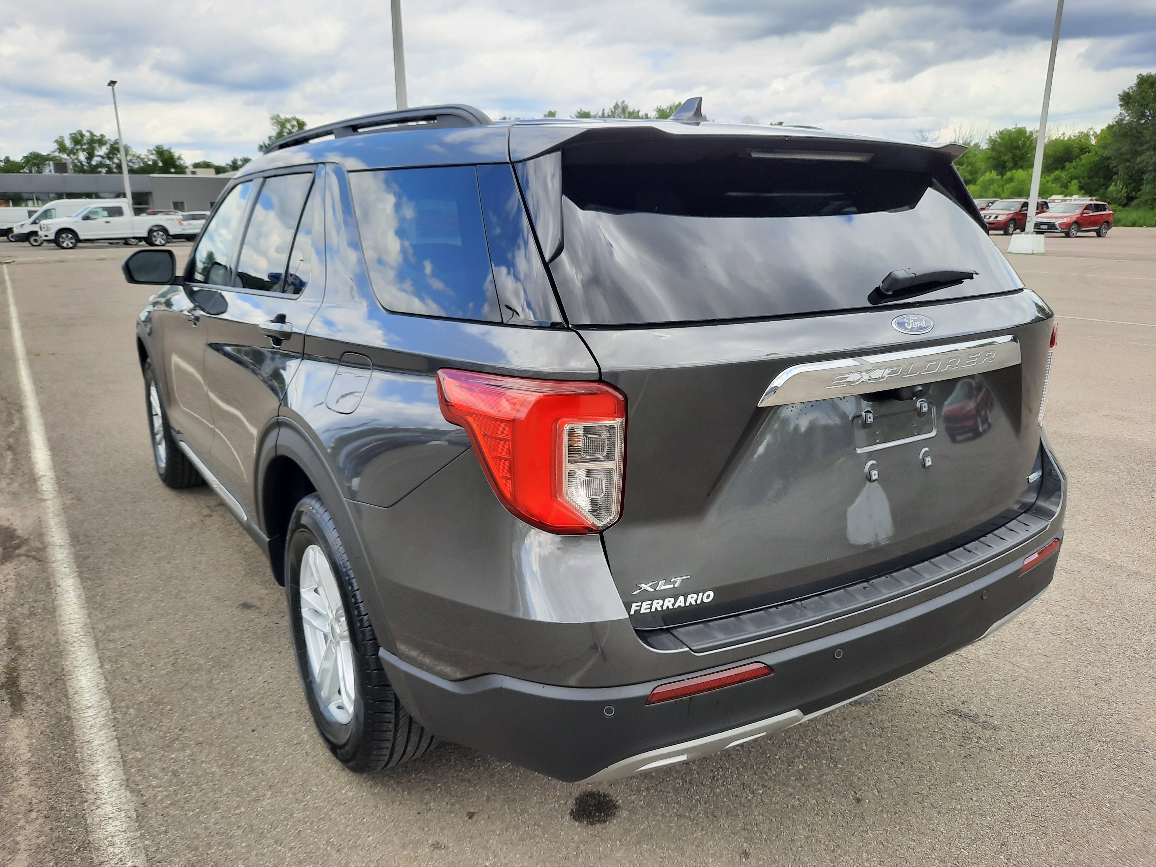 Used 2020 Ford Explorer XLT w/ Equipment Group 202A image 6