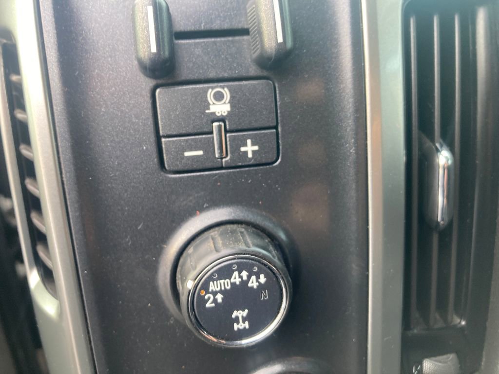 Used 2019 Chevrolet Silverado 1500 LT w/ All Star Edition AWD/4WD image 38