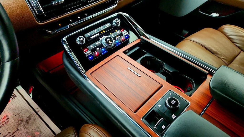 Used 2024 Lincoln Navigator L Reserve AWD/4WD image 17