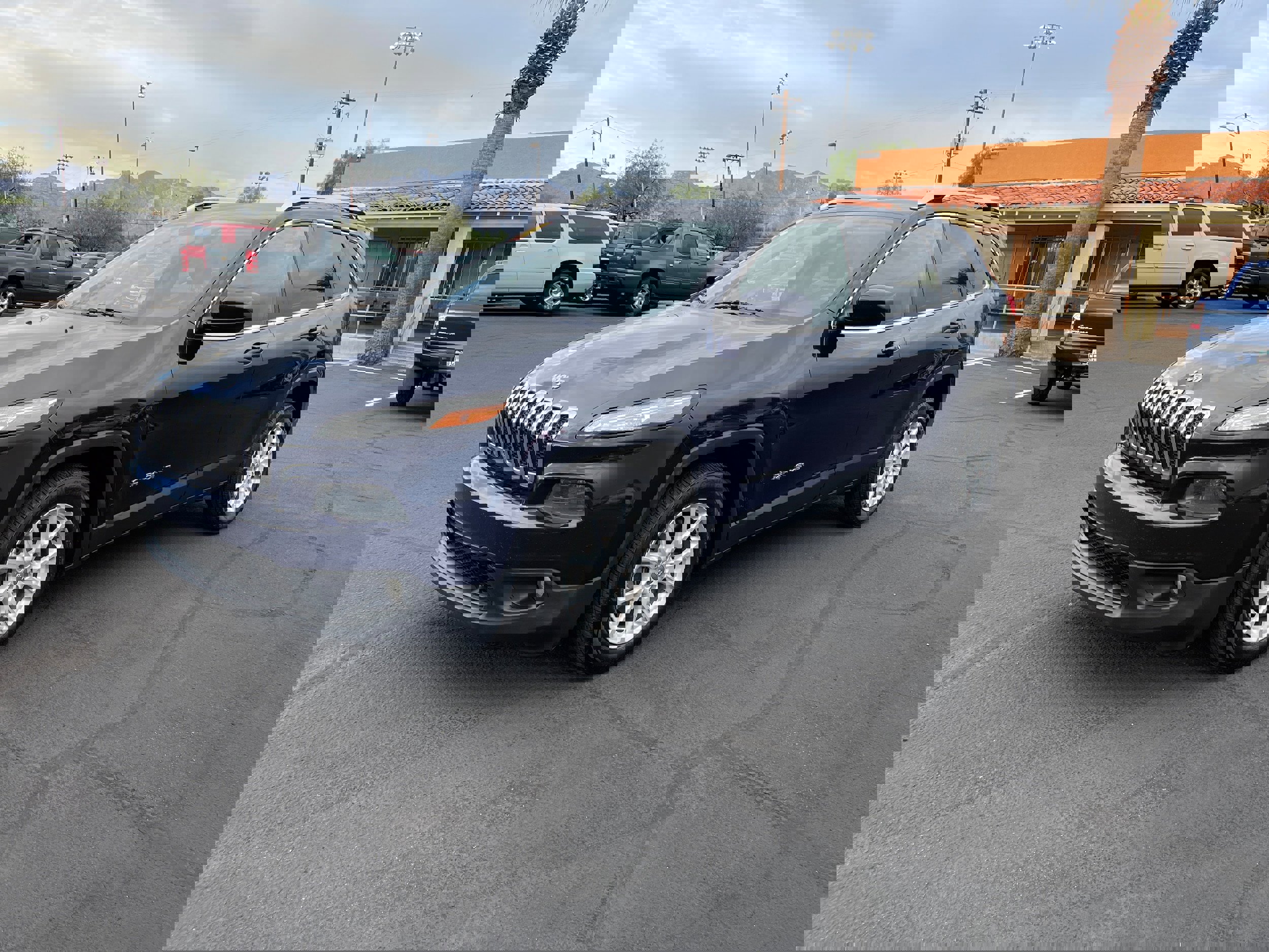 Used 2014 Jeep Cherokee Latitude w/ Comfort/Convenience Group