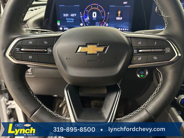 Used 2025 Chevrolet Traverse LT image 9