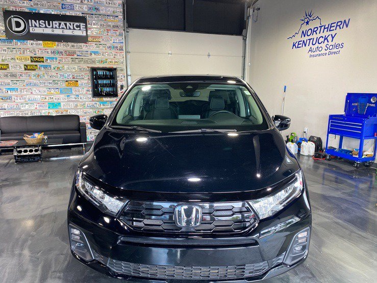 Used 2025 Honda Odyssey Touring image 3