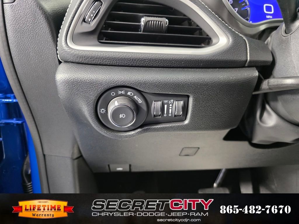 New 2026 Chrysler Pacifica Select w/ S Appearance Package image 15