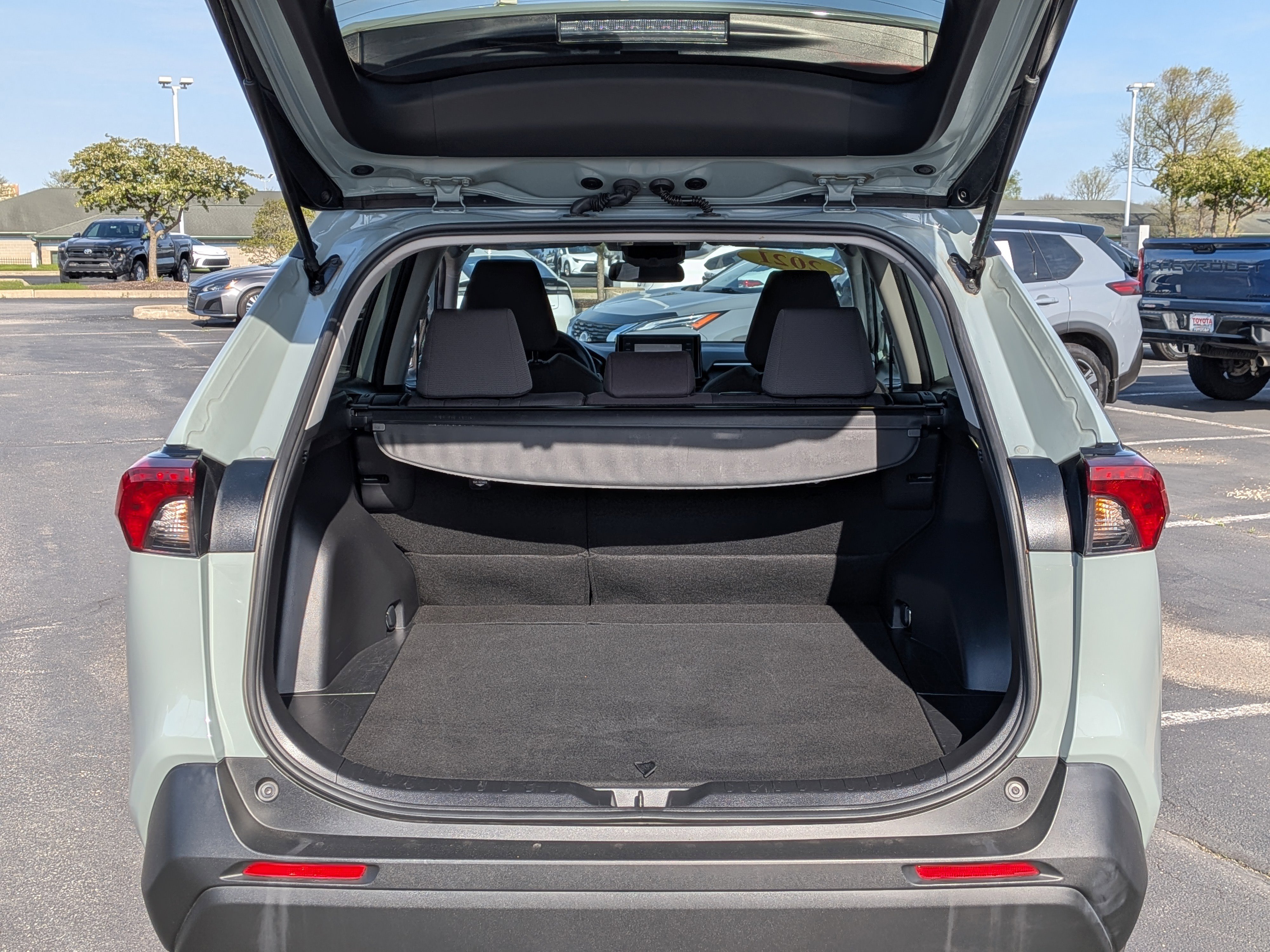 Certified 2022 Toyota RAV4 XLE AWD/4WD image 19