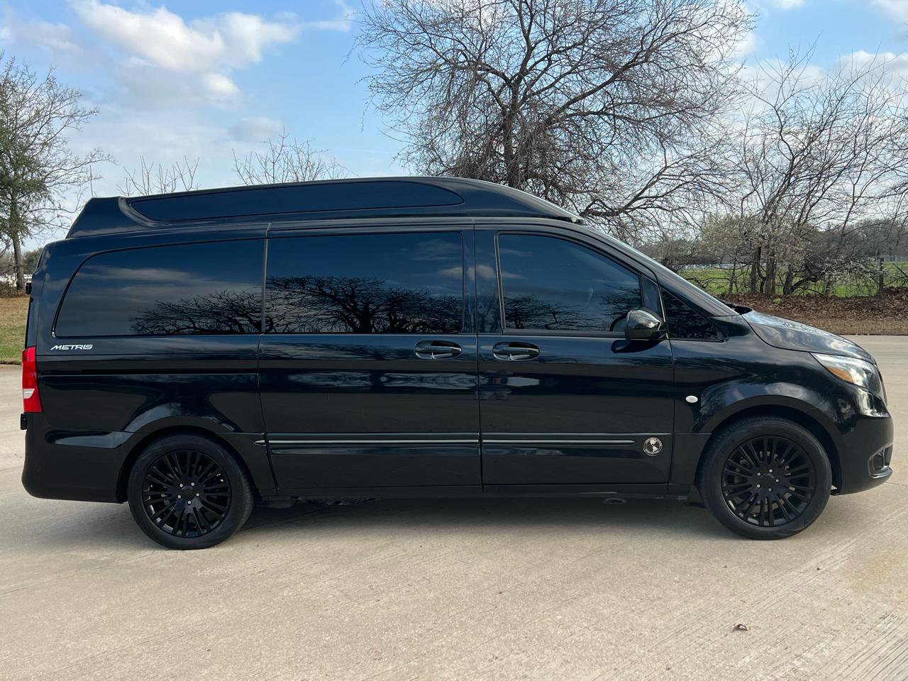 Used 2018 Mercedes-Benz Metris Passenger Van image 7