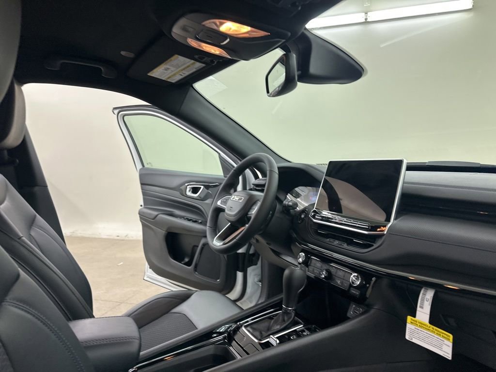New 2026 Jeep Compass Latitude image 16