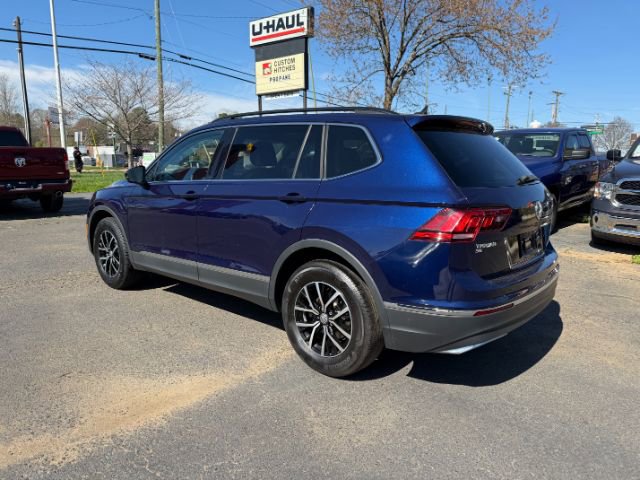 Used 2021 Volkswagen Tiguan SE w/ Panoramic Sunroof Package image 4