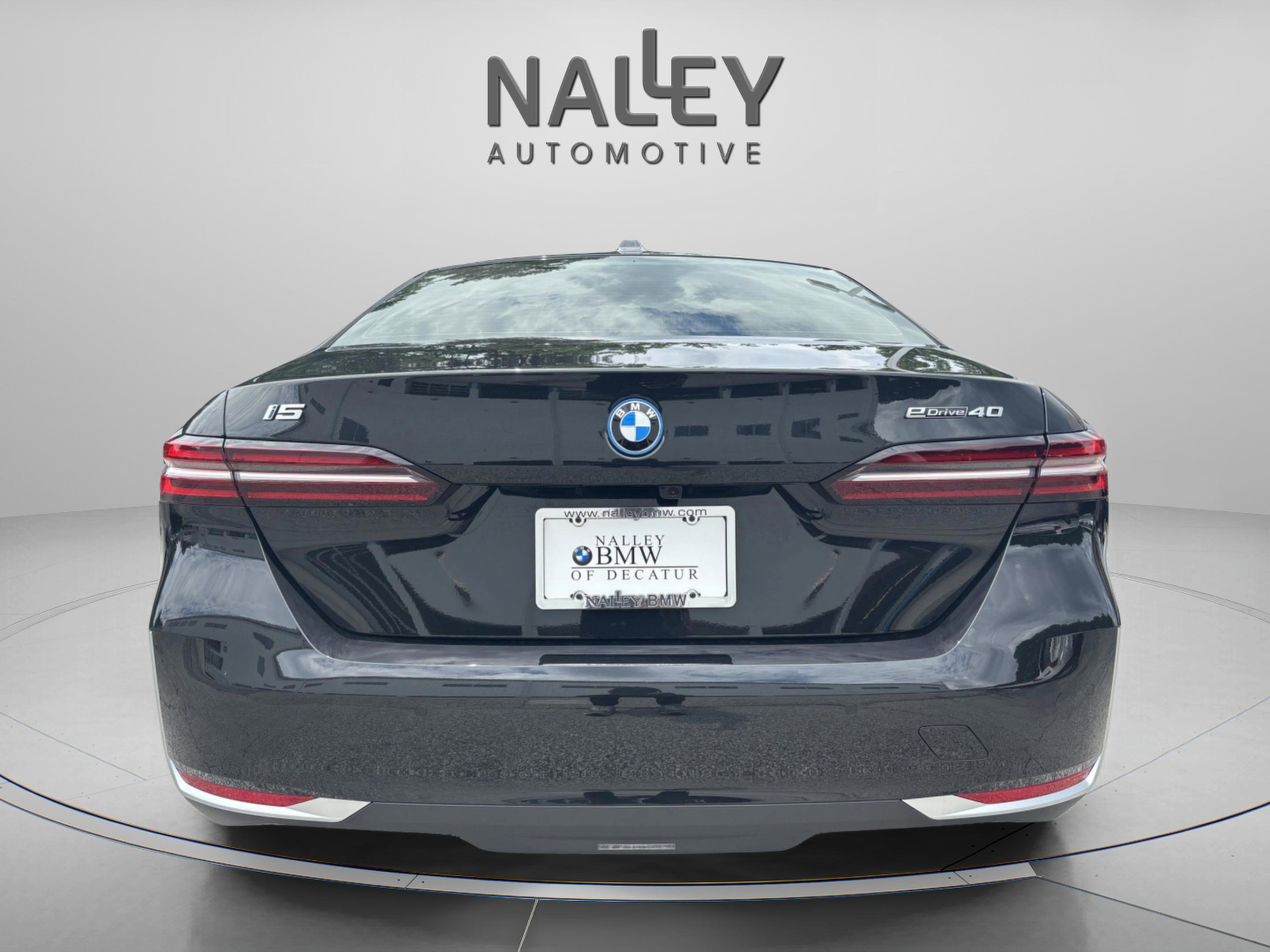 Used 2025 BMW i5 eDrive40i w/ Premium Package image 4