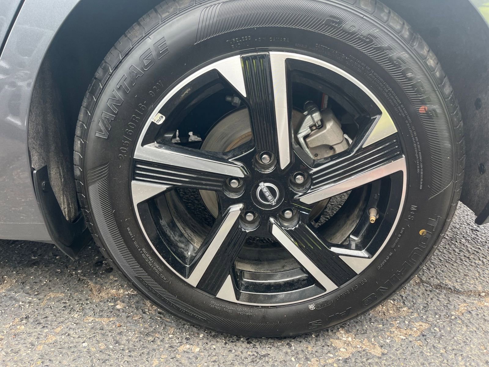 Used 2025 Nissan Sentra SV image 28